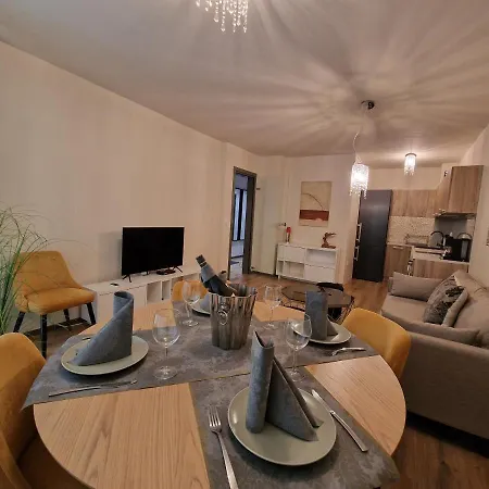 мarelis Luxe Port * Warna