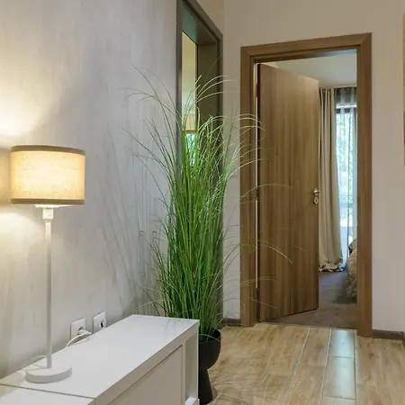 мarelis Luxe Port * Warna